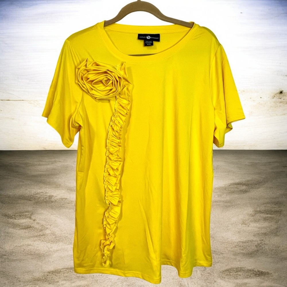 New Ashley Stewart flower detailed top